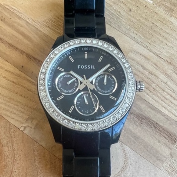 Fossil ladies black and silver tone fashion watch NEW BATTERY main image 8